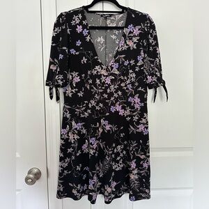 Express Mini Dress with half sleeves